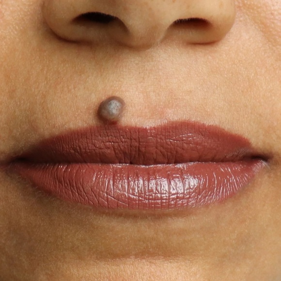 Propa Beauty "Her Magic" lipstick - Picture 3 of 9